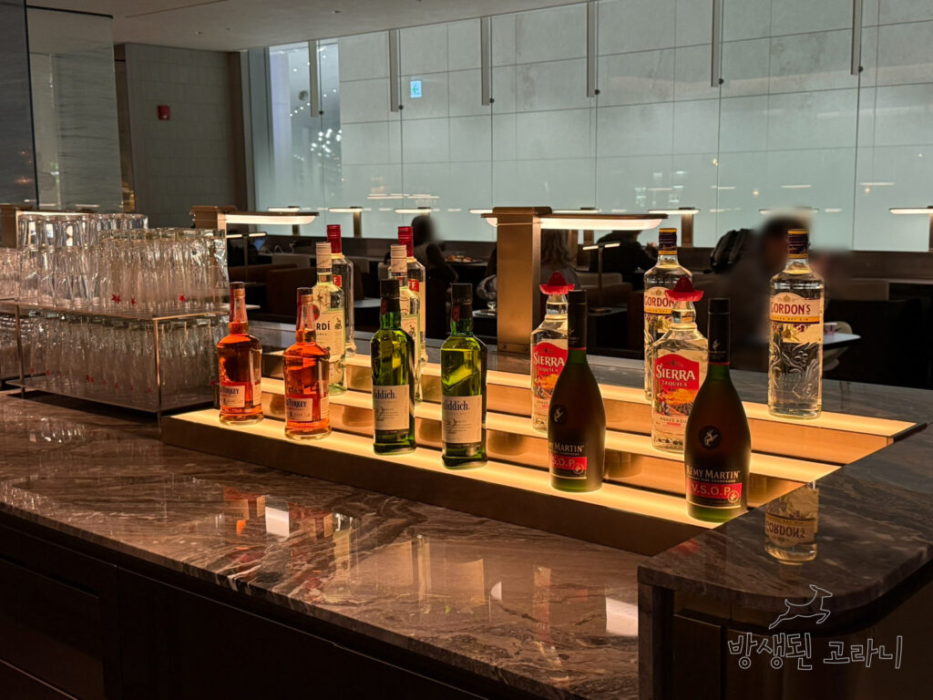 인천공항 2터미널 아시아나 라운지 주류 바