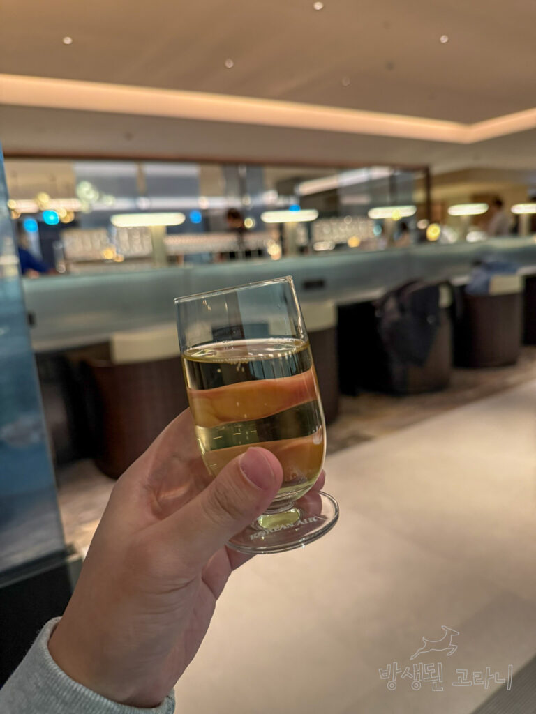 인천공항 2터미널 아시아나 라운지 휴식중