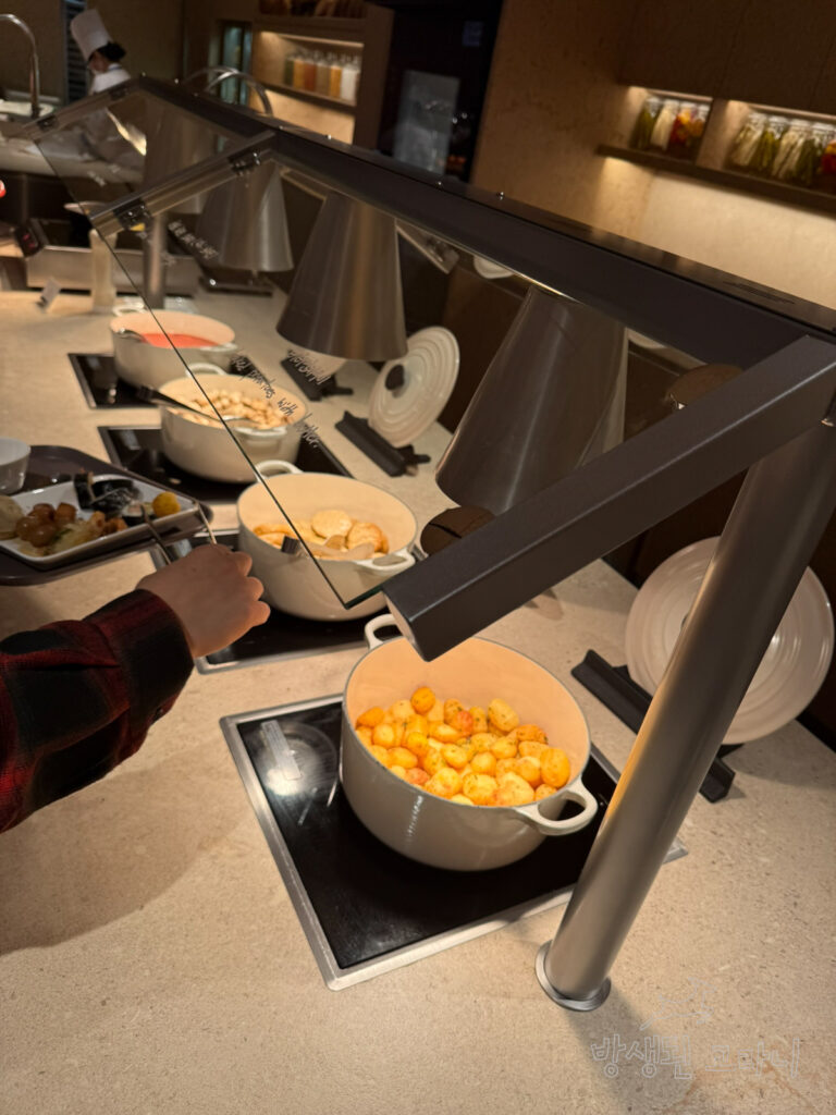 인천공항 2터미널 아시아나 라운지 뷔페