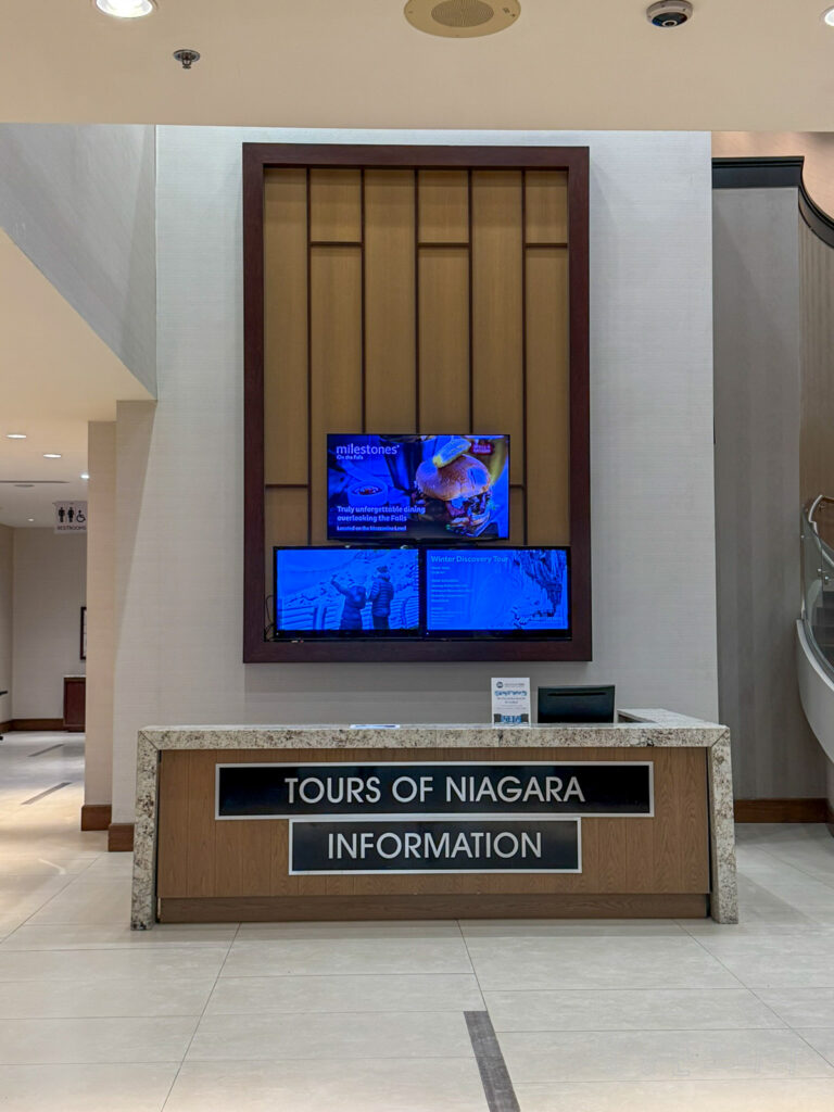 나이아가라 폴스 메리어트 온 더 폴스 로비 투어 인포메이션