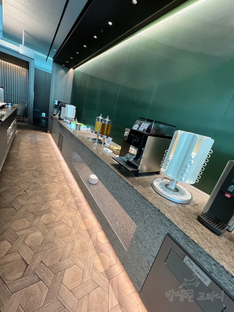 인천공항 스타얼라이언스 라운지 아시아나 음료 코너