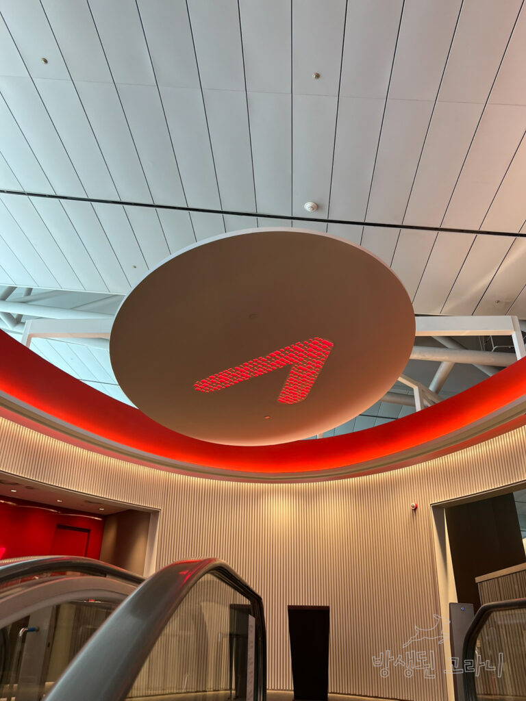 인천공항 스타얼라이언스 라운지 아시아나 입구 옛날 조명