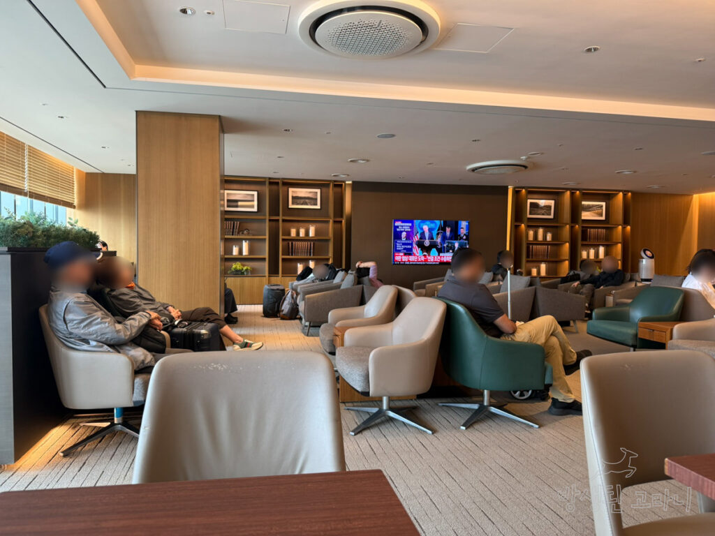 아시아나항공 김포공항 국내선 라운지 내부 전경