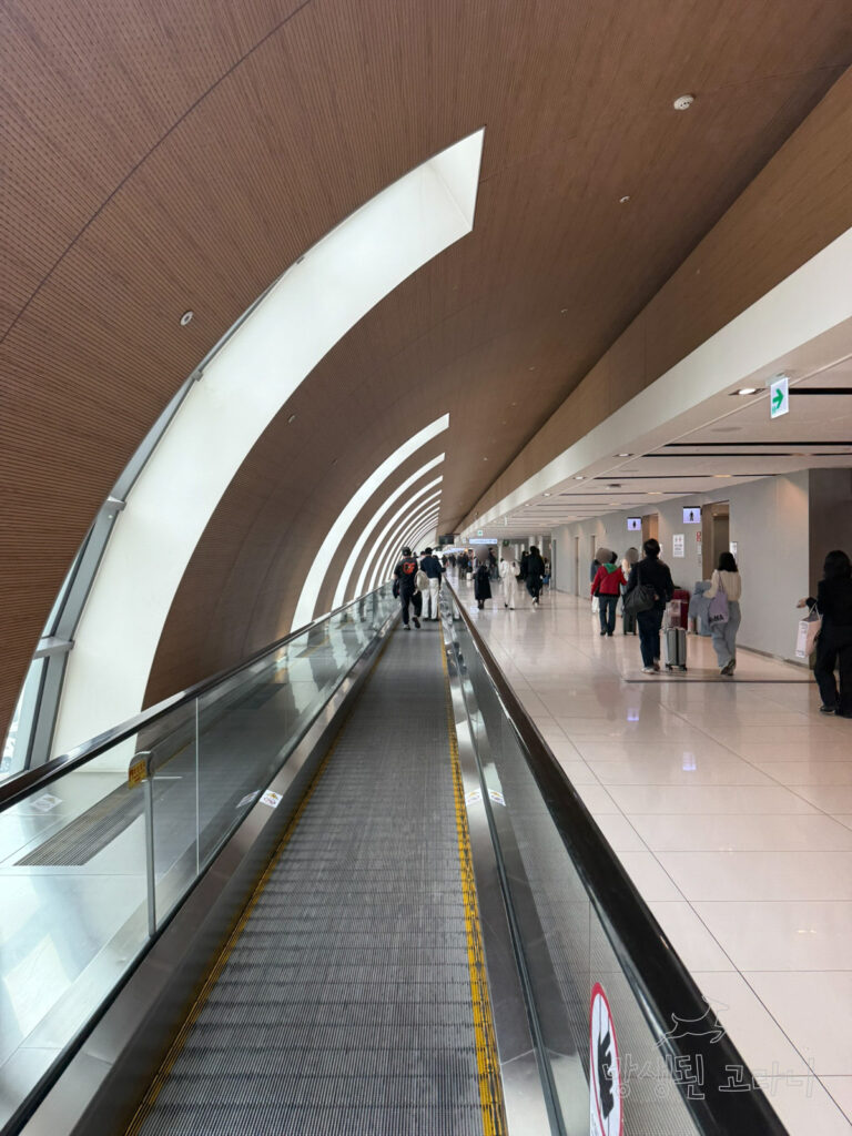 김포공항 국내선 탑승 게이트 이동 무빙워크