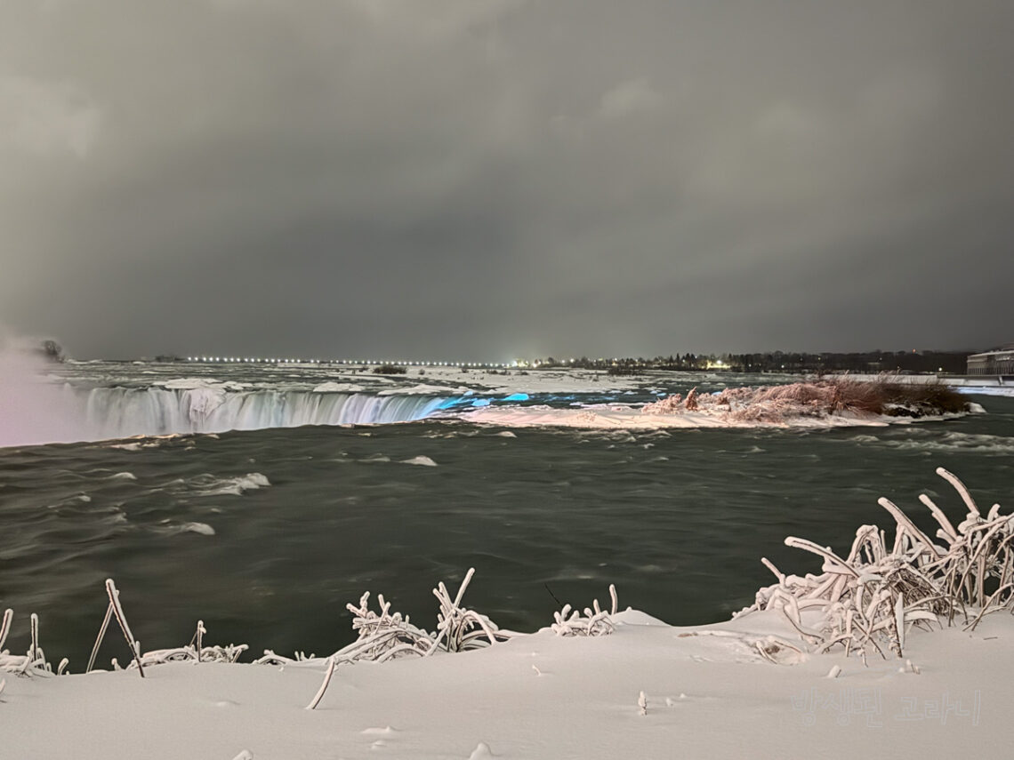 niagara falls night view